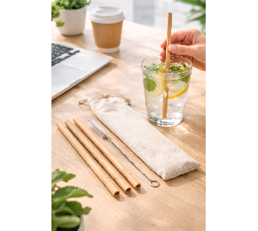 סט קשים אקולוגיים מבמבוק עם נרתיק ממותג